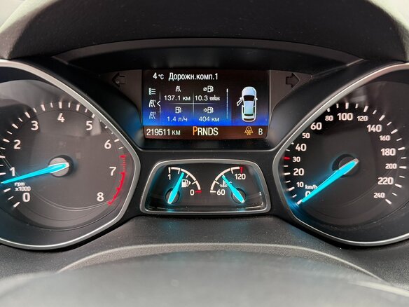 2018 Ford Kuga II Рестайлинг, белый, 1900000 рублей - вид 6