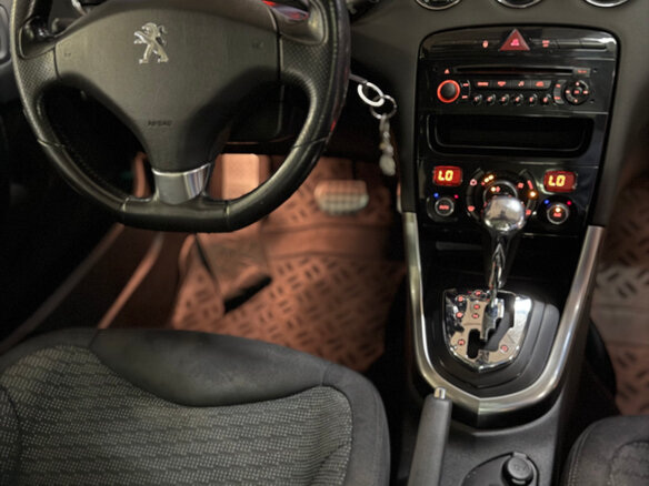 2011 Peugeot 308 I Рестайлинг, белый, 447000 рублей - вид 9