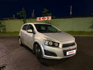 2013 Chevrolet Aveo II, серебристый, 650000 рублей, вид 3