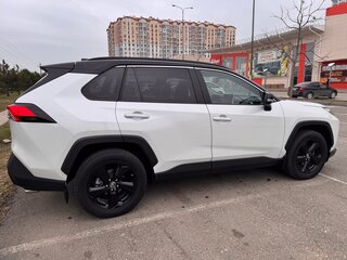 2021 Toyota RAV4 V (XA50), белый, 3850000 рублей, вид 3