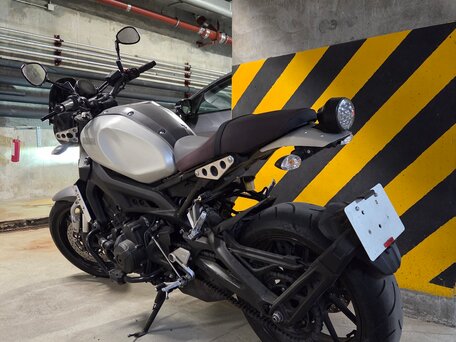 2017 Yamaha XSR900, серебристый, 899000 рублей, вид 1