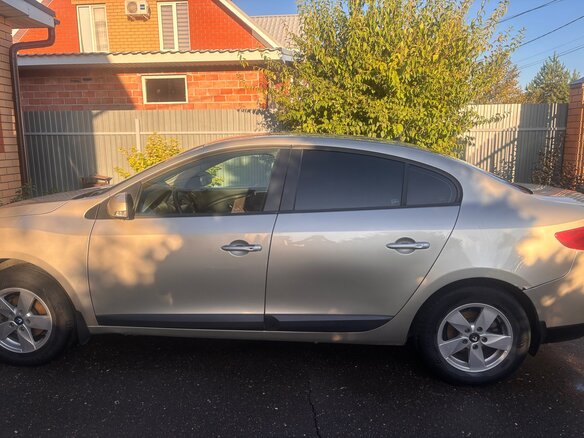 2011 Renault Fluence I, бежевый, 550000 рублей - вид 6