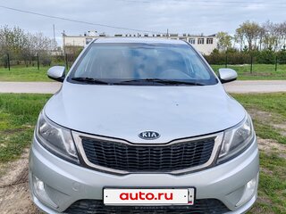 2012 Kia Rio 5-speed III, серебристый, 800000 рублей, вид 1