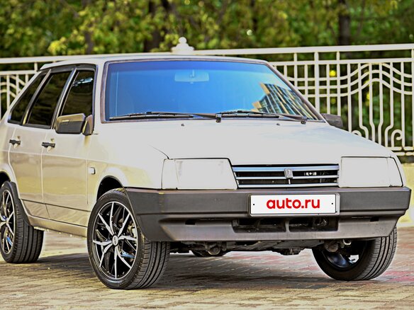 2004 Lada (ВАЗ) 21093i, серебристый, 800000 рублей