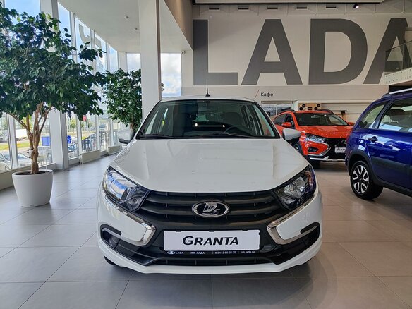 2026 Lada (ВАЗ) Granta I Рестайлинг, белый, 1037000 рублей - вид 1