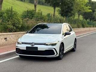 2023 Volkswagen Golf VIII, белый, 1550666 рублей, вид 3
