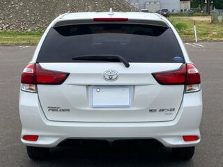 2017 Toyota Corolla Fielder XI (E160, E170, E180) Рестайлинг 1, белый, 912000 рублей, вид 4