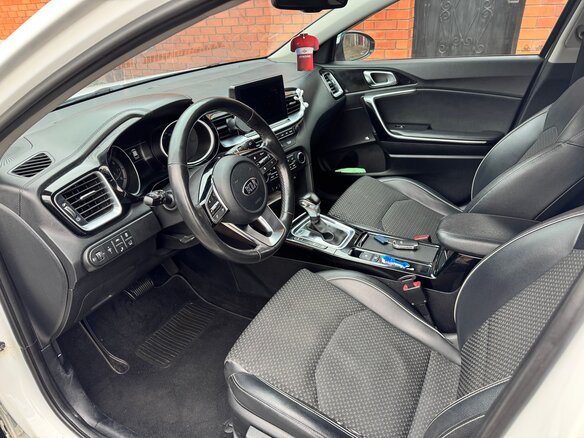 2018 Kia Ceed III, белый, 1600000 рублей - вид 9
