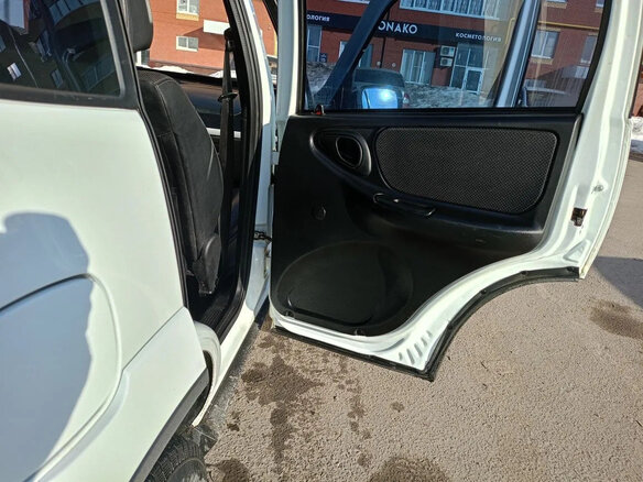 2015 Chevrolet Niva I Рестайлинг, белый, 570000 рублей - вид 12
