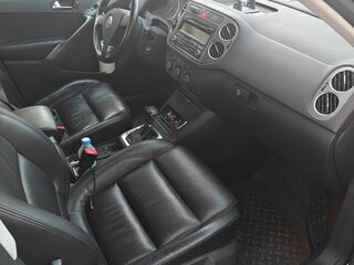 2009 Volkswagen Tiguan I, чёрный, 850000 рублей, вид 3