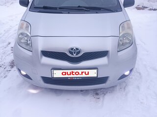 2008 Toyota Yaris II, серебристый, 580000 рублей, вид 2