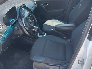 2019 Volkswagen Polo V Рестайлинг, белый, 1049000 рублей, вид 4