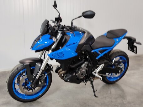 2024 Suzuki GSX-8S, синий, 799000 рублей, вид 5