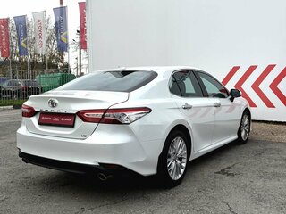 2018 Toyota Camry VIII (XV70), белый, 2900000 рублей, вид 5