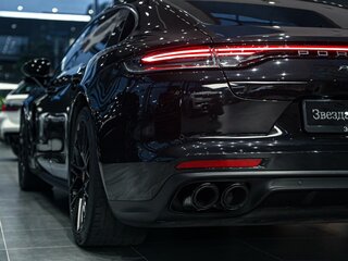 2021 Porsche Panamera 4 Executive II Рестайлинг, чёрный, 9600000 рублей, вид 4