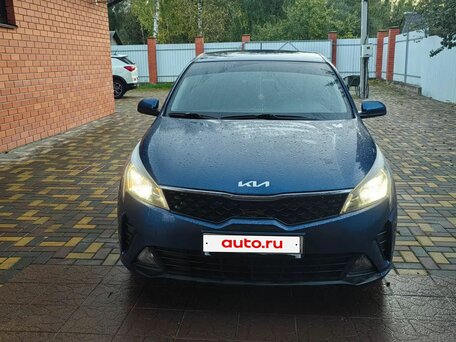 2021 Kia Rio IV Рестайлинг, синий, 1760000 рублей, вид 4