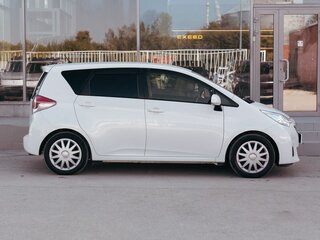 2016 Toyota Ractis II, белый, 940000 рублей, вид 4
