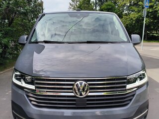 2022 Volkswagen Multivan T6 Рестайлинг, серый, 5890000 рублей, вид 3