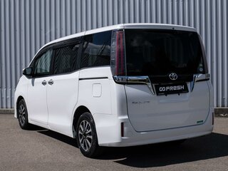 2018 Toyota Esquire I Рестайлинг, белый, 2249000 рублей, вид 2