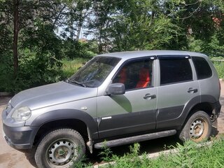 2012 Chevrolet Niva I Рестайлинг, серебристый, 410000 рублей, вид 4