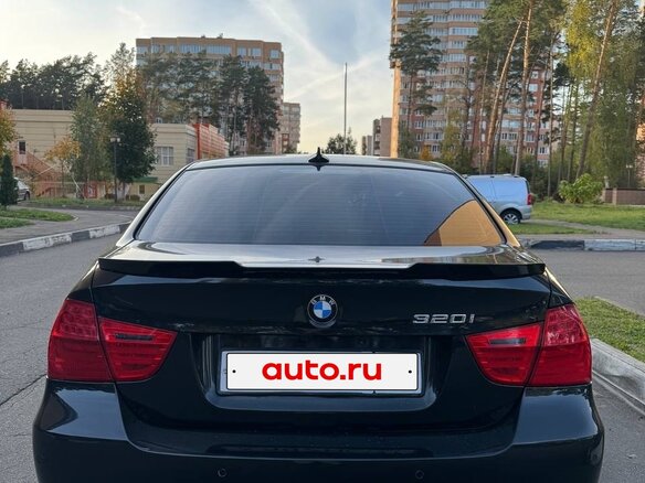 2011 BMW 3 серии 318i V (E90/E91/E92/E93) Рестайлинг, чёрный, 1200000 рублей - вид 5