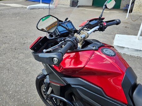 2016 Yamaha MT-09 Tracer (FJ-09), красный, 870000 рублей, вид 2