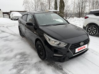 2017 Hyundai Solaris II, чёрный, 1050000 рублей, вид 2