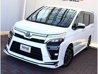 2021 Toyota Voxy III (R80) Рестайлинг, белый, 2200888 рублей, вид 2