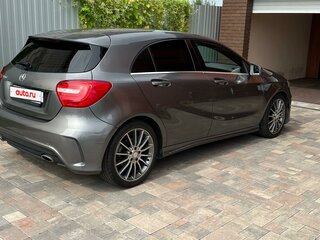 2014 Mercedes-Benz A-Класс 180 III (W176), серый, 1600000 рублей, вид 3