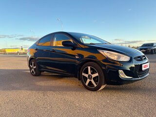 2014 Hyundai Solaris I, чёрный, 760000 рублей, вид 4