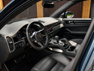 2019 Porsche Cayenne III, голубой, 5600000 рублей, вид 4