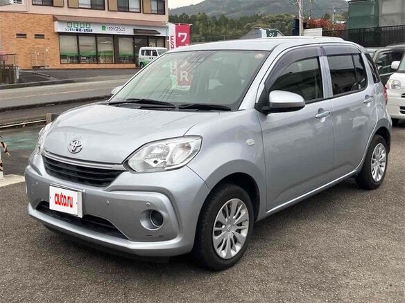 2020 Toyota Passo III Рестайлинг, серебристый, 650000 рублей