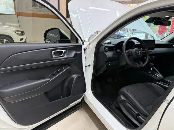 2022 Honda Vezel II, белый, 1700000 рублей - вид 7