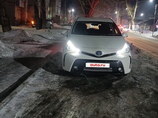 2015 Toyota Prius Alpha I (ZVW40/41) Рестайлинг, белый, 1530000 рублей, вид 3