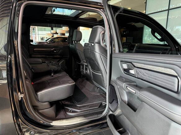 2026 Ram 1500 Crew Cab eTorque V Рестайлинг, чёрный - вид 18