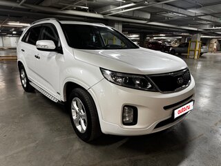 2013 Kia Sorento II Рестайлинг, белый, 1490000 рублей, вид 1