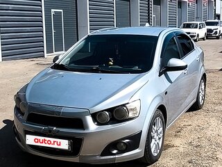 2013 Chevrolet Aveo II, серебристый, 500000 рублей, вид 2