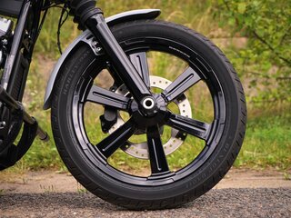 2025 Harley-Davidson Street Bob, серый, 1749000 рублей, вид 2