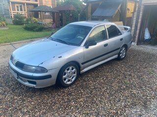 2001 Mitsubishi Carisma I Рестайлинг, серебристый, 155000 рублей, вид 1