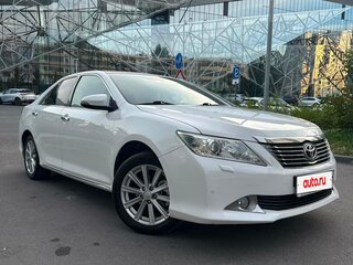 2013 Toyota Camry VII (XV50), белый, 1490000 рублей, вид 1