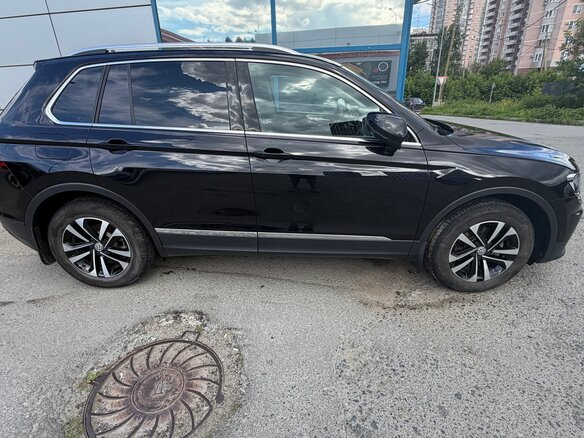 2019 Volkswagen Tiguan II, чёрный, 2750000 рублей - вид 4
