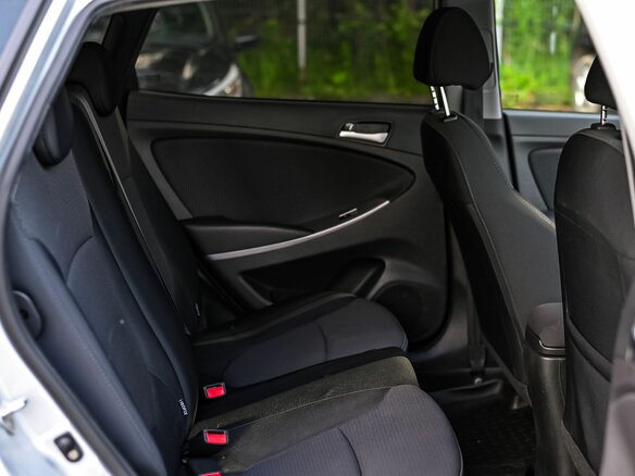 2014 Hyundai Solaris I Рестайлинг, серебристый - вид 10