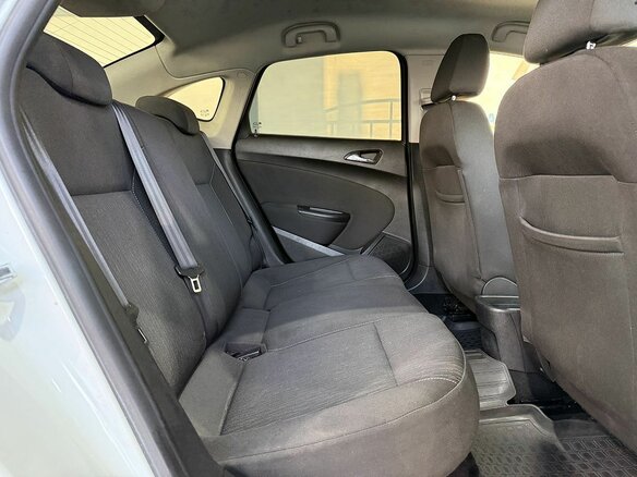2014 Opel Astra J Рестайлинг, белый - вид 7
