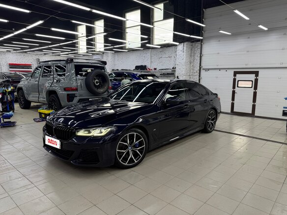 2020 BMW 5 серии 530i xDrive VII (G30/G31/G38) Рестайлинг, синий, 4700000 рублей - вид 2