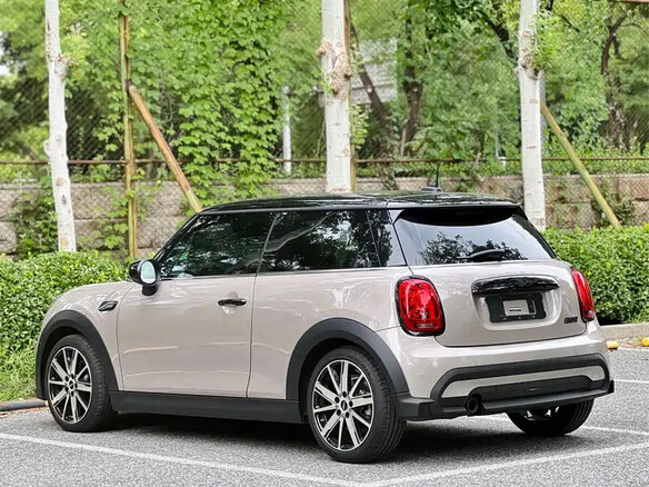 2023 Mini Hatch Cooper III (F55/F56) Рестайлинг 2, серый - вид 6