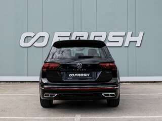 2021 Volkswagen Tiguan II Рестайлинг, чёрный, 4799000 рублей, вид 4