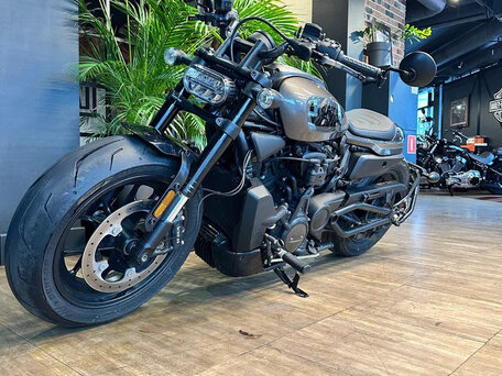 2023 Harley-Davidson Sportster S, серебристый, 1650000 рублей, вид 3