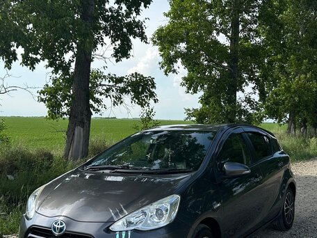 2016 Toyota Aqua I Рестайлинг, серый, 980000 рублей, вид 1