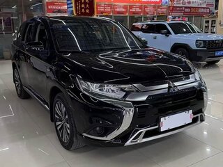 2022 Mitsubishi Outlander III Рестайлинг 3, чёрный, 1980002 рублей, вид 4