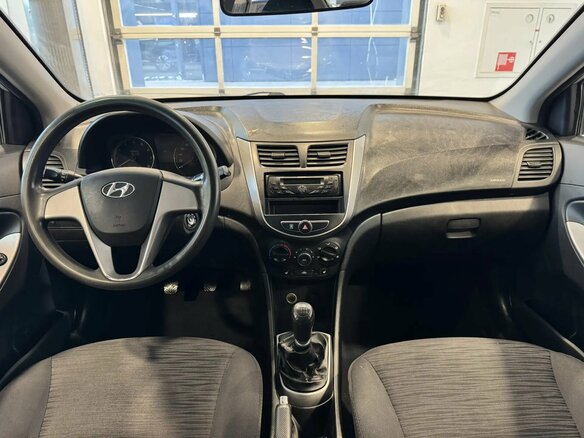 2014 Hyundai Solaris I Рестайлинг, серебристый - вид 16
